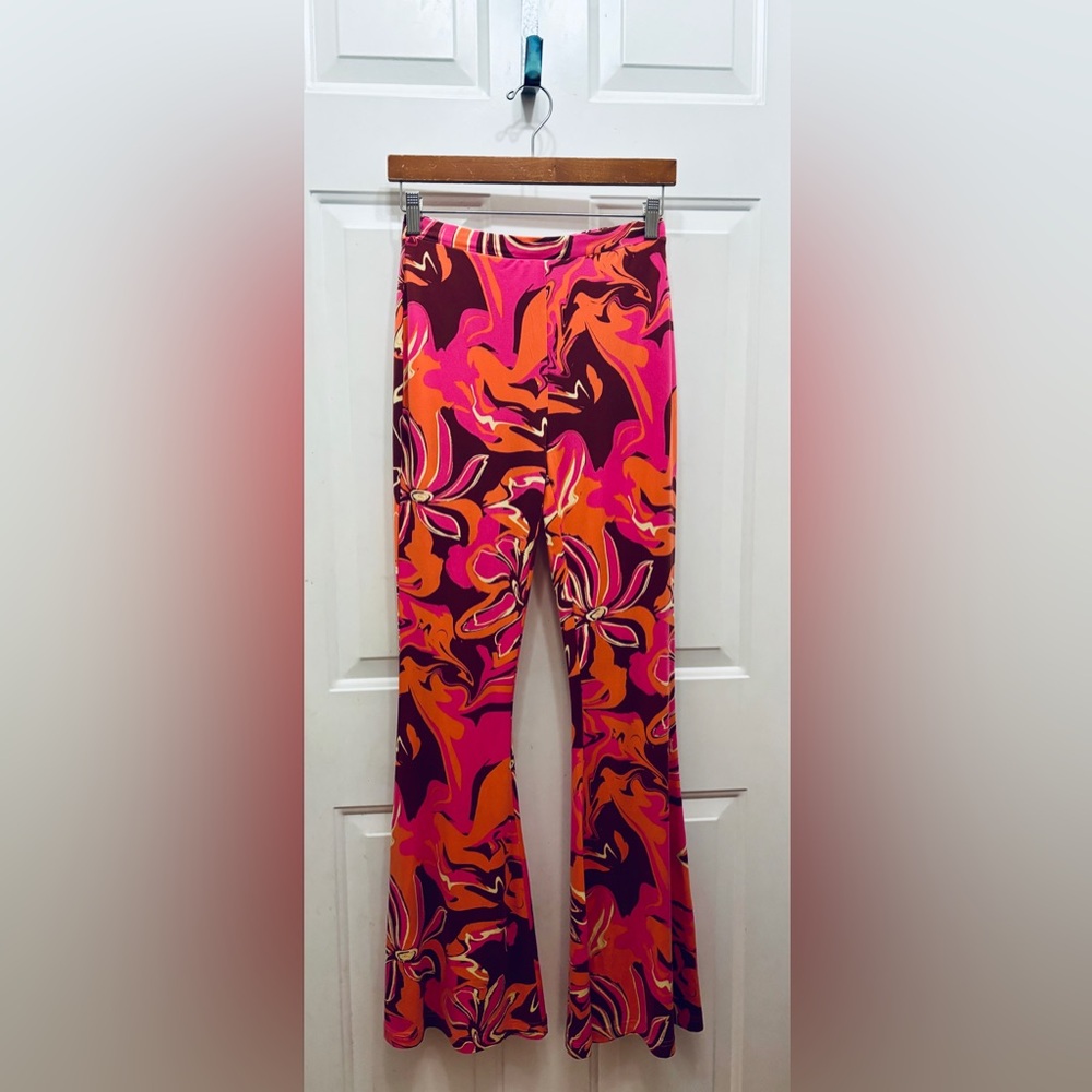 Eccentric Free People flare pants, sz XS in great condition!!